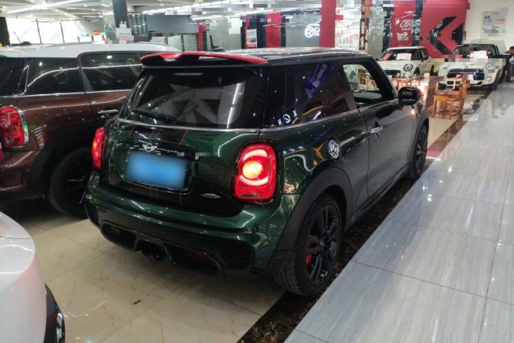 Used MINI 2016 2.0T COOPER S Performance-oriented Rear Right 45 Deg