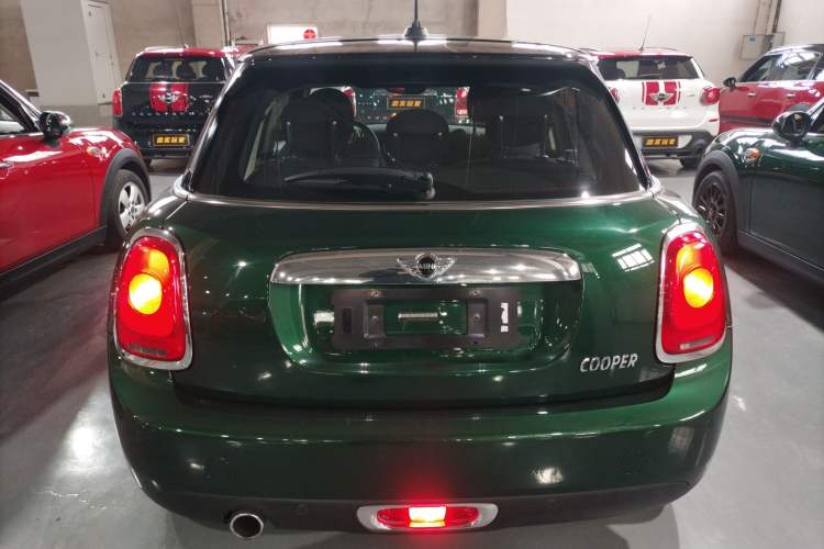 Used MINI 2016 1.5T COOPER Five-Door Edition Rear