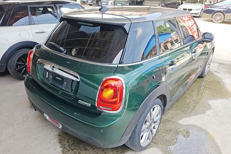 Used MINI 2016 1.5T COOPER SEVEN Five-Door Edition Rear