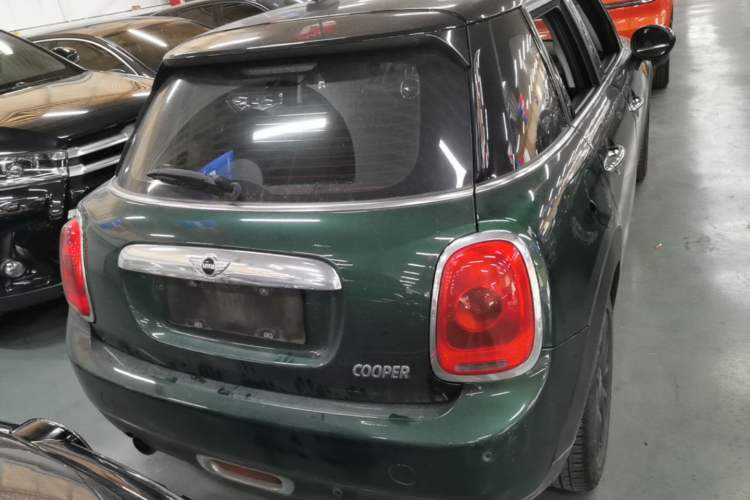 Used MINI 2016 1.5T COOPER Five-Door Edition Rear