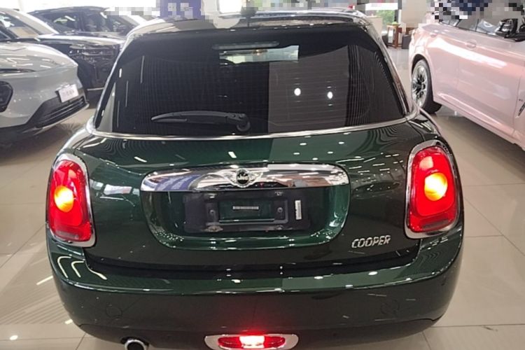 Used MINI 2016 1.5T COOPER Five-Door Edition Rear