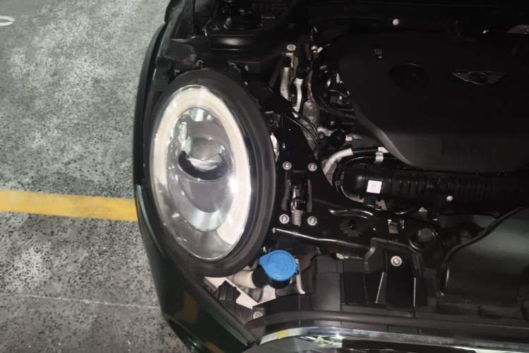 Used MINI 2016 2.0T COOPER S Five-Door Edition Right Front Headlight