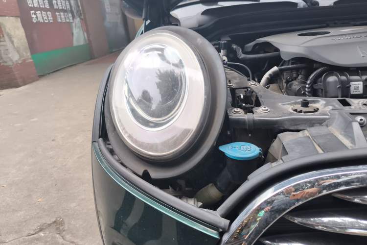 Used MINI 2016 1.5T COOPER Right Front Headlight