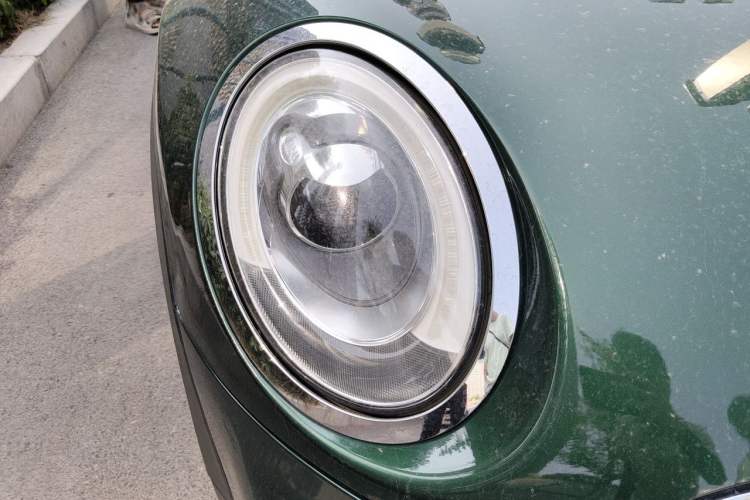 Used MINI 2016 1.5T COOPER Five-Door Edition Right Front Headlight