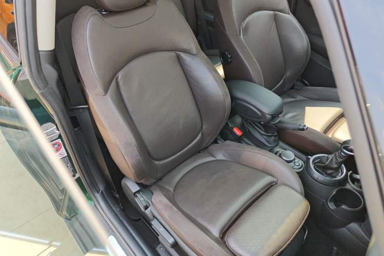 Used MINI 2016 1.5T COOPER Avant-Garde Right Front Seat