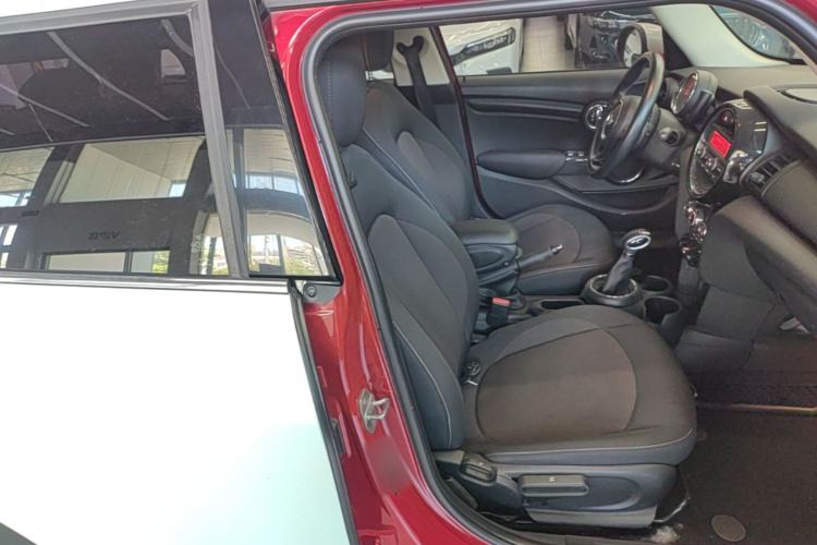 Used MINI 2016 1.2T ONE Pioneer Edition Five-Door Version Right Front Seat