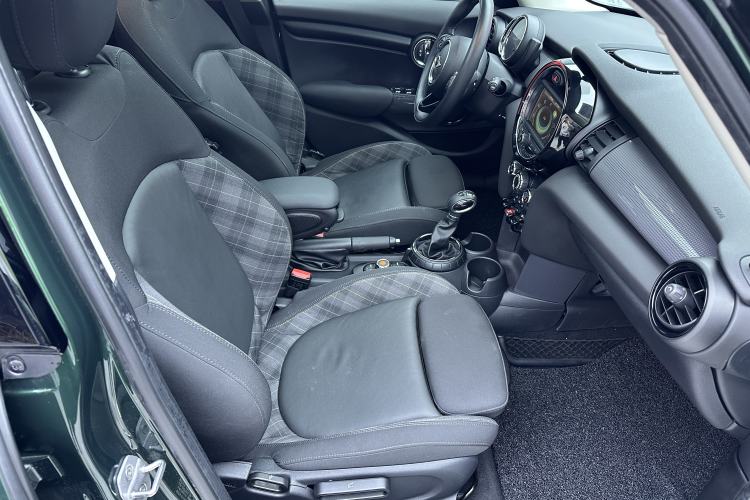 Used MINI 2016 1.5T COOPER Five-Door Edition Right Front Seat