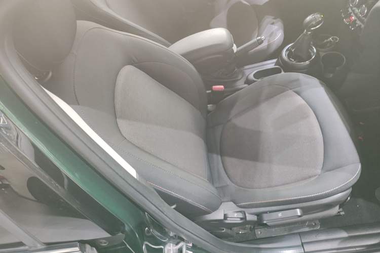 Used MINI 2016 1.2T ONE Pioneer Edition Five-Door Version Right Front Seat