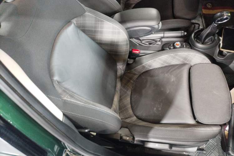 Used MINI 2016 1.5T COOPER Five-Door Edition Right Front Seat