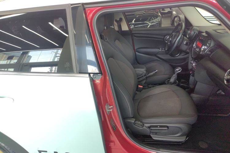 Used MINI 2016 1.2T ONE Pioneer Edition Five-Door Version Right Front Seat