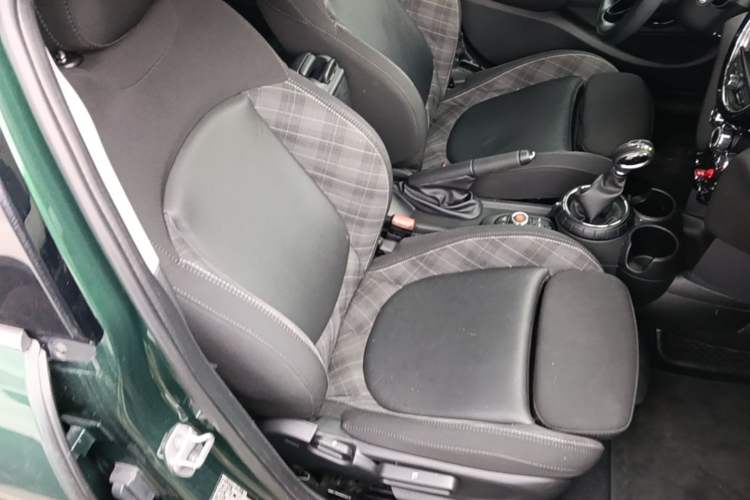 Used MINI 2016 1.5T COOPER Five-Door Edition Right Front Seat