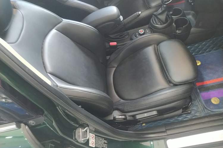 Used MINI 2016 1.5T COOPER Five-Door Edition Right Front Seat