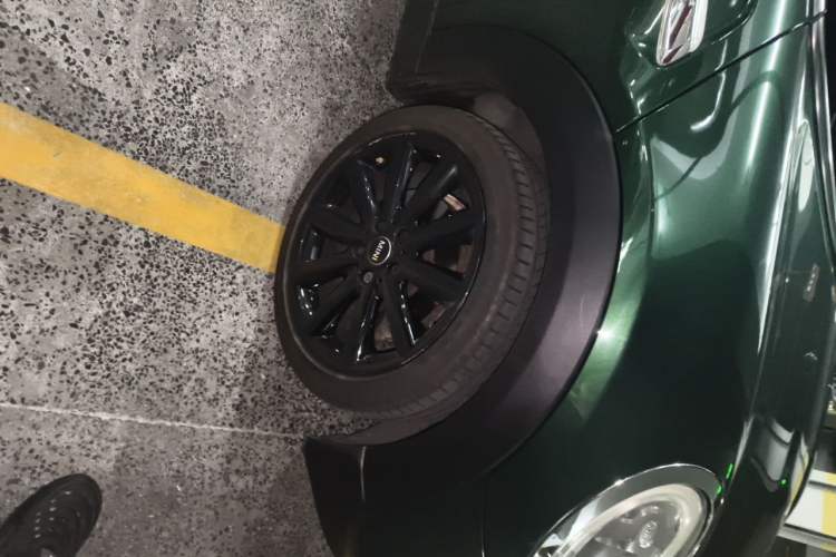 Used MINI 2016 2.0T COOPER S Five-Door Edition Right Front Wheel Hub