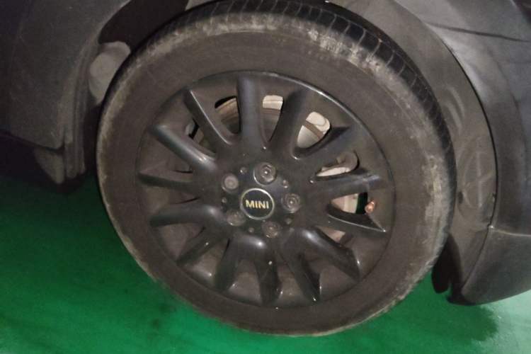 Used MINI 2016 1.5T COOPER Five-Door Edition Right Front Wheel Hub