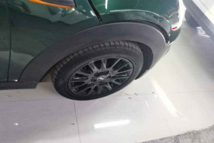 Used MINI 2016 1.2T ONE Pioneer Edition Five-Door Version Right Front Wheel Hub