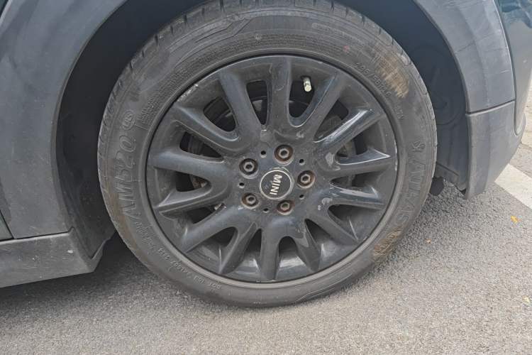 Used MINI 2016 1.2T ONE Pioneer Edition Right Front Wheel Hub