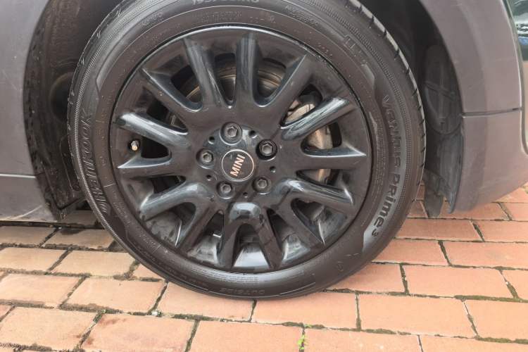 Used MINI 2016 1.2T ONE Pioneer Edition Right Front Wheel Hub