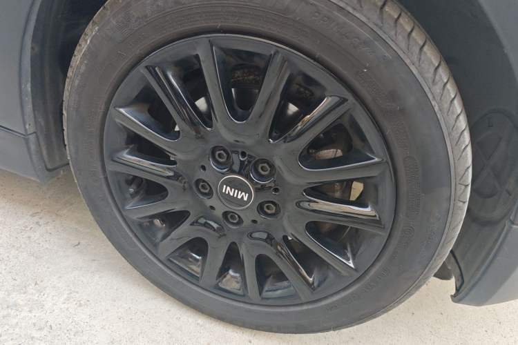 Used MINI 2016 1.2T ONE Pioneer Edition Right Front Wheel Hub