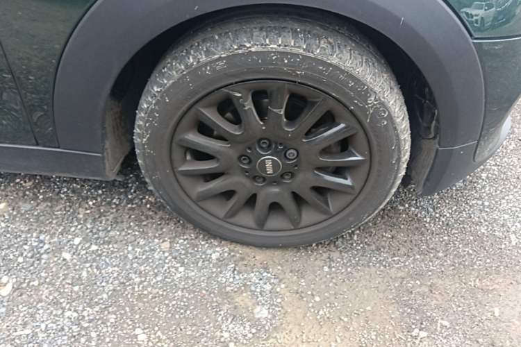 Used MINI 2016 1.5T COOPER Five-Door Edition Right Front Wheel Hub