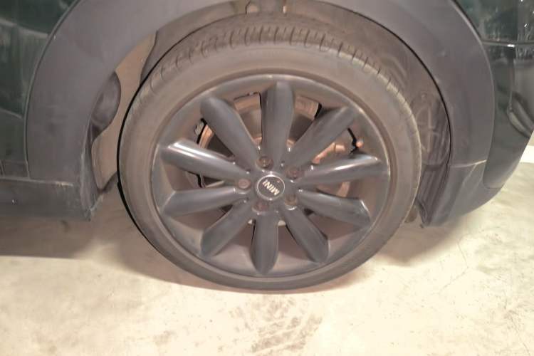Used MINI 2016 2.0T COOPER S Right Front Wheel Hub