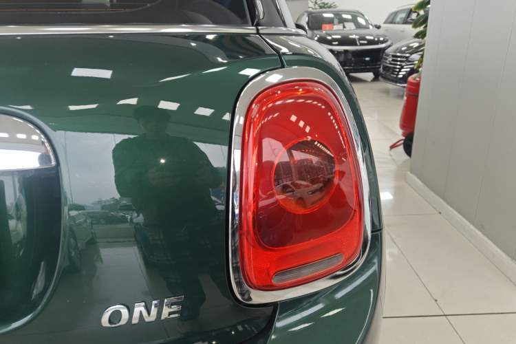 Used MINI 2016 1.2T ONE Pioneer Edition Five-Door Version Right Rear Taillight