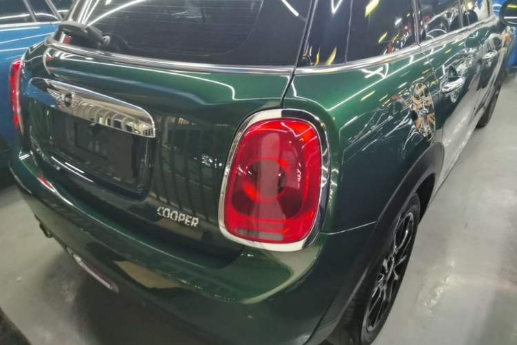 Used MINI 2016 1.5T COOPER Five-Door Edition Right Rear Taillight