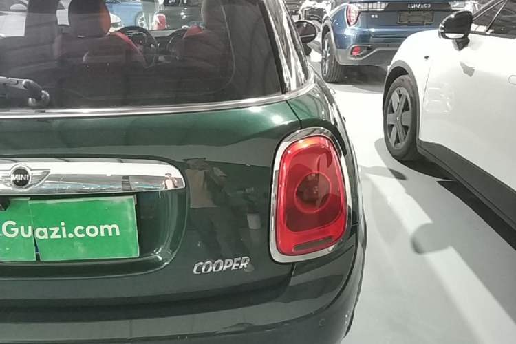 Used MINI 2016 1.5T COOPER Five-Door Edition Right Rear Taillight
