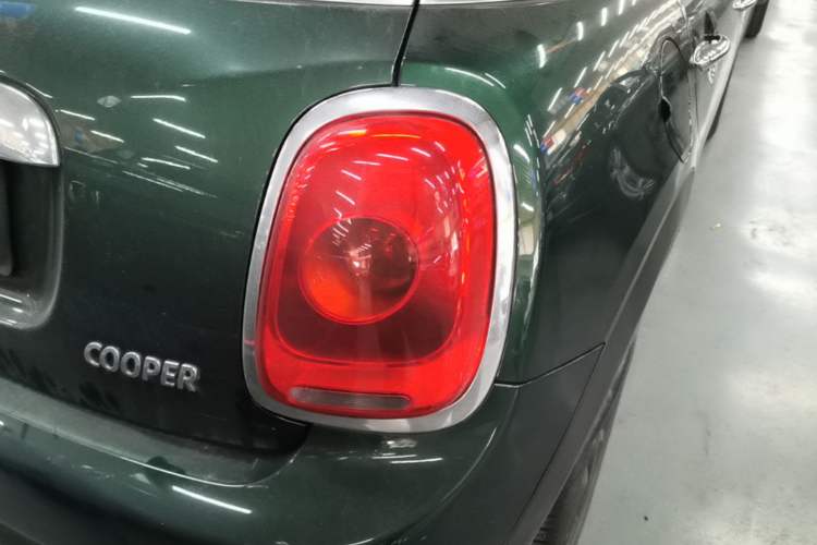 Used MINI 2016 1.5T COOPER Five-Door Edition Right Rear Taillight