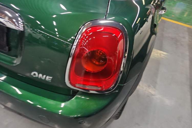 Used MINI 2016 1.2T ONE Pioneer Edition Five-Door Version Right Rear Taillight