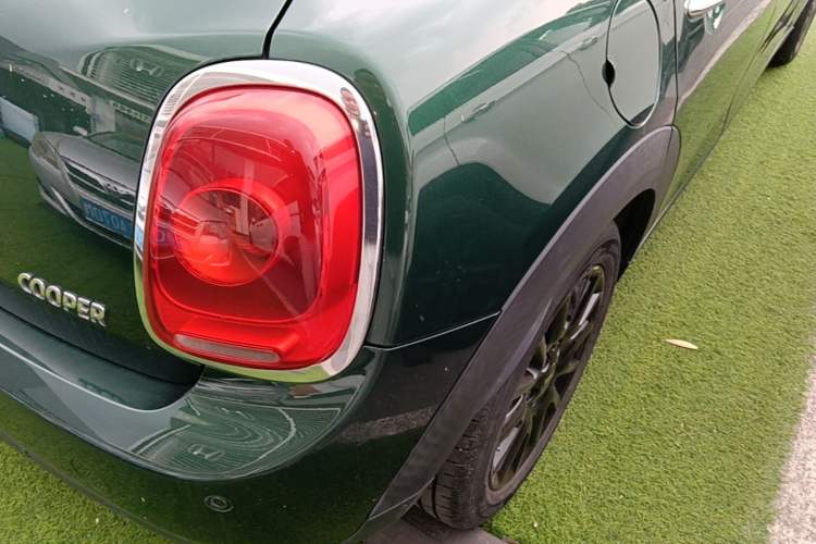 Used MINI 2016 1.5T COOPER Five-Door Edition Right Rear Taillight