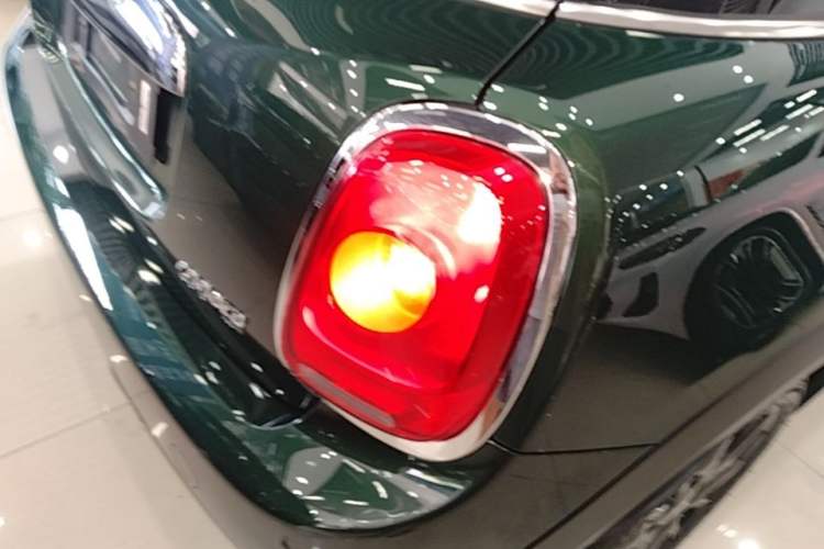 Used MINI 2016 1.5T COOPER Five-Door Edition Right Rear Taillight