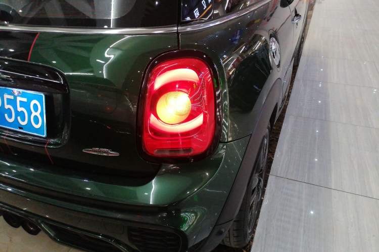 Used MINI 2016 2.0T COOPER S Performance-oriented Right Rear Taillight