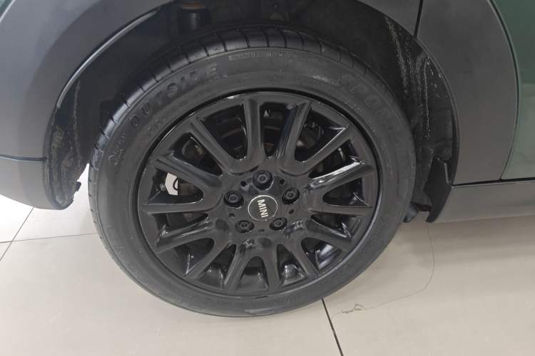 Used MINI 2016 1.2T ONE Pioneer Edition Five-Door Version Right Rear Wheel Hub