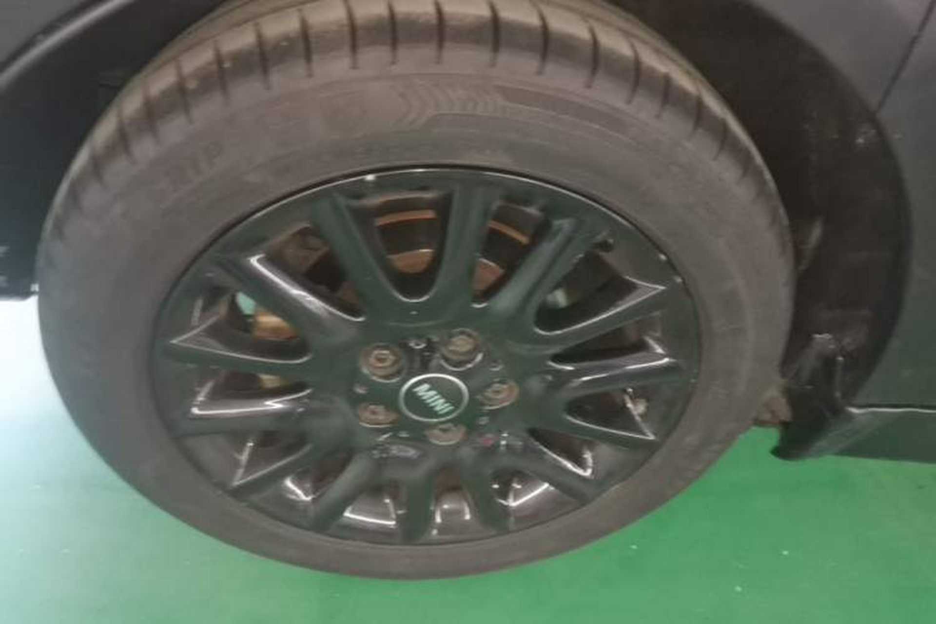 Used MINI 2016 1.2T ONE Pioneer Edition Five-Door Version Right Rear Wheel Hub