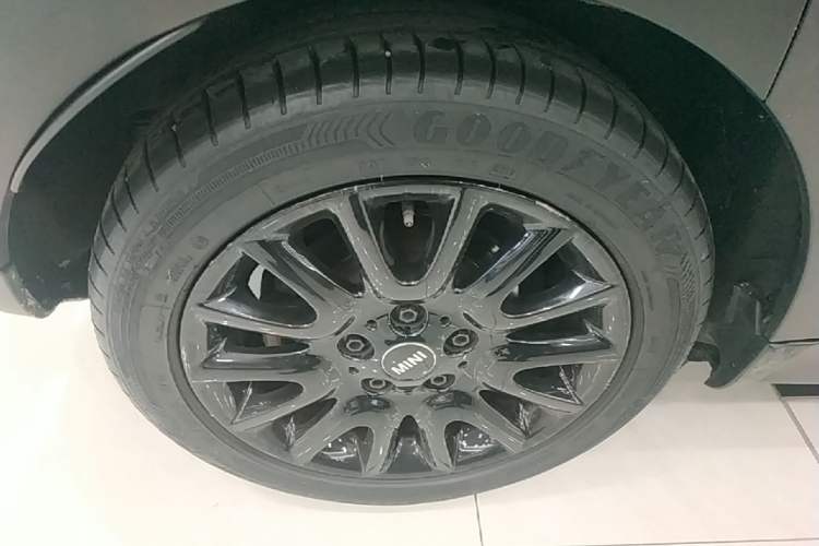 Used MINI 2016 1.2T ONE Pioneer Edition Five-Door Version Right Rear Wheel Hub