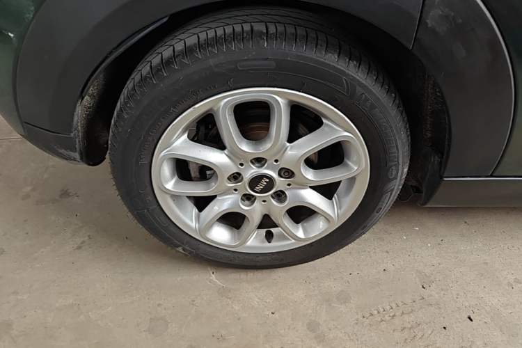 Used MINI 2016 1.5T COOPER Five-Door Edition Right Rear Wheel Hub