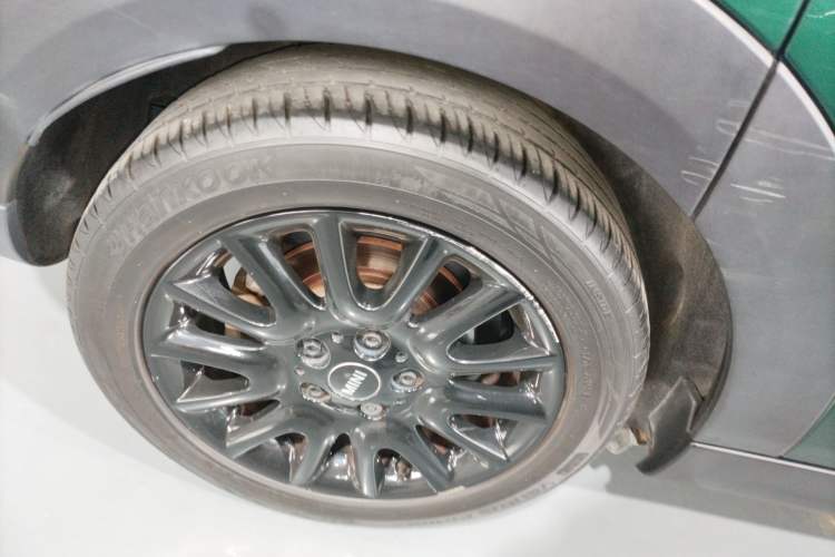 Used MINI 2016 1.5T COOPER Five-Door Edition Right Rear Wheel Hub