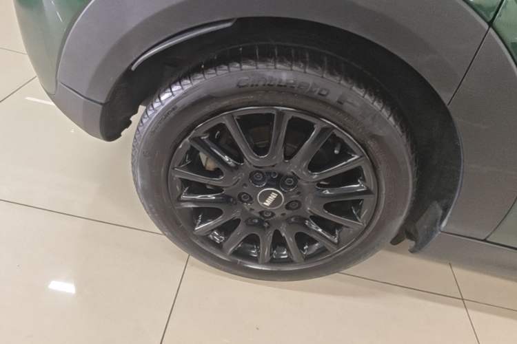 Used MINI 2016 1.2T ONE Pioneer Edition Five-Door Version Right Rear Wheel Hub