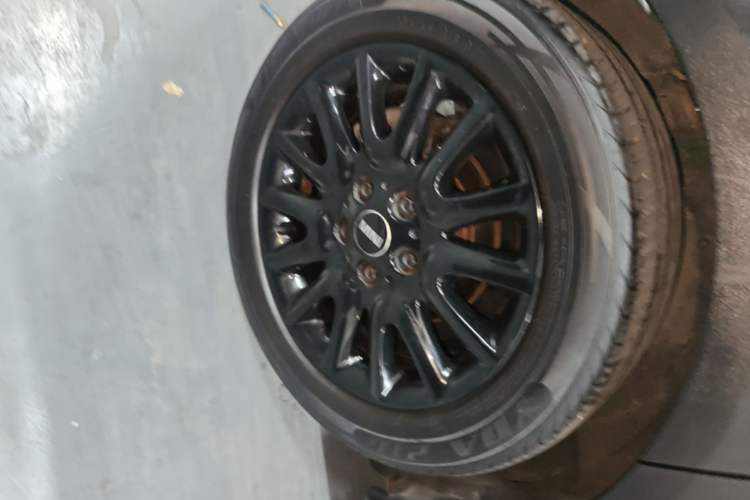 Used MINI 2016 1.2T ONE Pioneer Edition Five-Door Version Right Rear Wheel Hub
