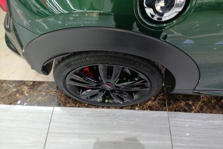 Used MINI 2016 2.0T COOPER S Performance-oriented Right Rear Wheel Hub