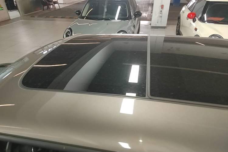 Used MINI 2016 1.5T COOPER SEVEN Roof
