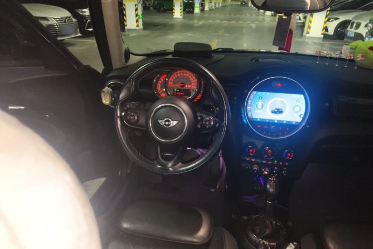 Used MINI 2016 2.0T COOPER S Five-Door Edition Steering Wheel