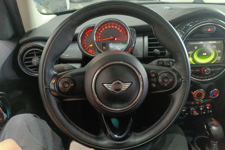 Used MINI 2016 1.5T COOPER Five-Door Edition Steering Wheel