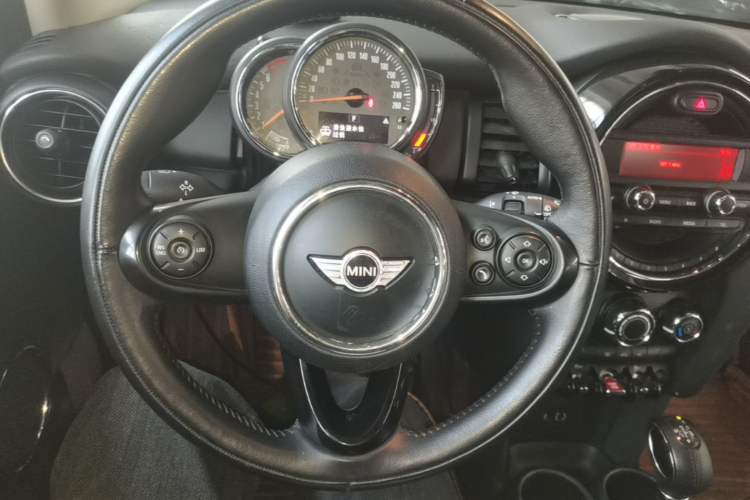 Used MINI 2016 1.2T ONE Pioneer Edition Five-Door Version Steering Wheel