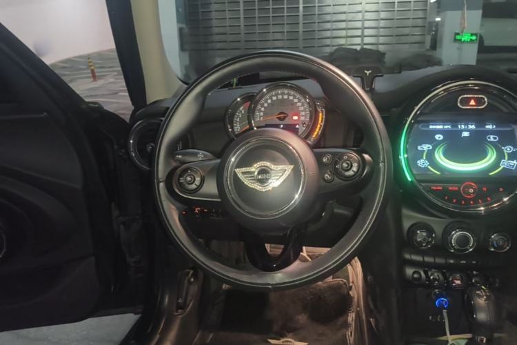 Used MINI 2016 1.2T ONE Pioneer Edition Five-Door Version Steering Wheel