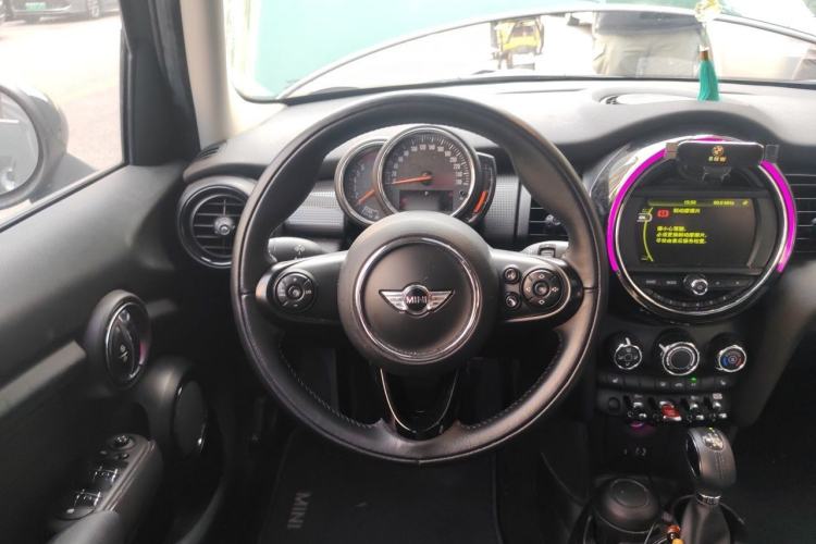Used MINI 2016 1.5T COOPER Five-Door Edition Steering Wheel