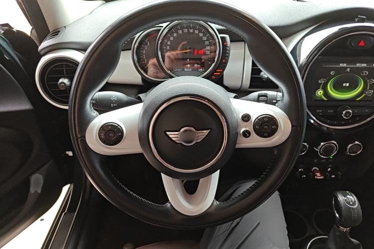 Used MINI 2016 1.5T COOPER Five-Door Edition Steering Wheel