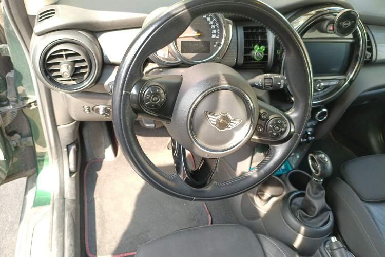 Used MINI 2016 1.5T COOPER Avant-Garde Steering Wheel