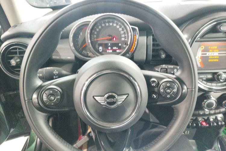 Used MINI 2016 1.5T COOPER Five-Door Edition Steering Wheel