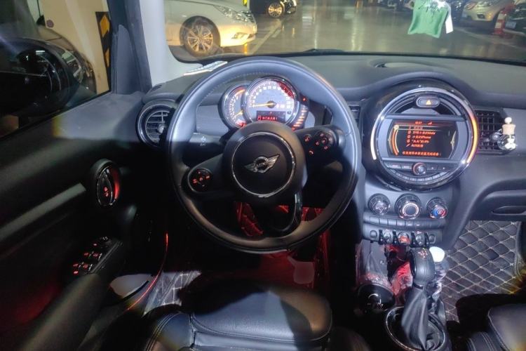 Used MINI 2016 1.5T COOPER Five-Door Edition Steering Wheel